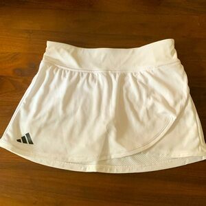 Adidas white tennis skirt size Medium